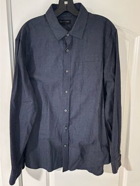 Banana Republic Men's Dark Navy Button-Down Shirt